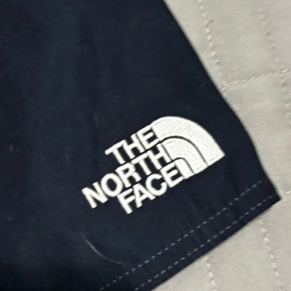 The North Face Navy and Cream Hybrid Shorts size 30